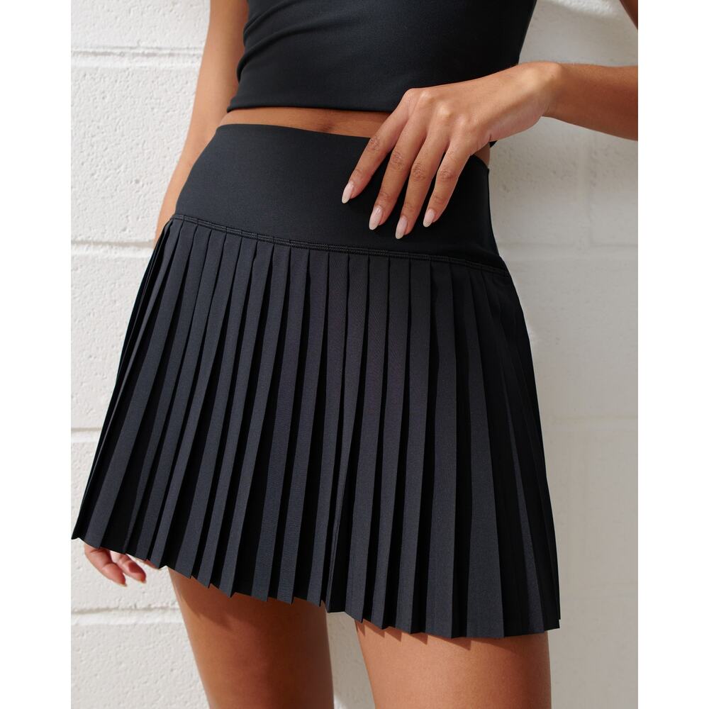 Abercrombie & Fitch Ypb Motiontek Lined Pleated S… - image 4